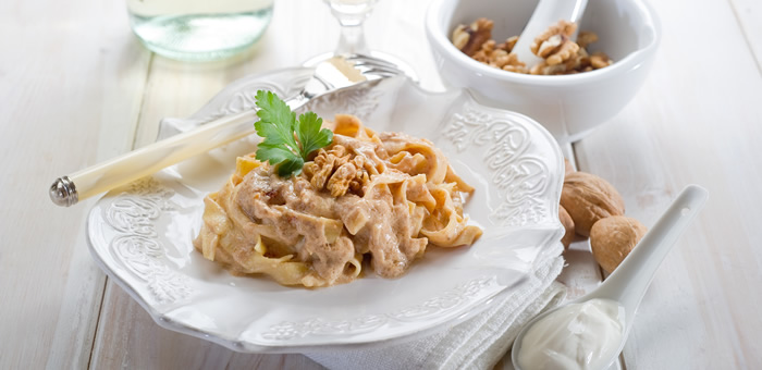 walnuts pasta top