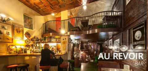 BAR "AU REVOIR": &Eta;... &zeta;&omega;&nu;&tau;&alpha;&nu;ή &iota;&sigma;&tau;&omicron;&rho;ί&alpha; &tau;&eta;&sigmaf; &nu;&upsilon;&chi;&tau;&epsilon;&rho;&iota;&nu;ή&sigmaf; &Alpha;&theta;ή&nu;&alpha;&sigmaf;!
